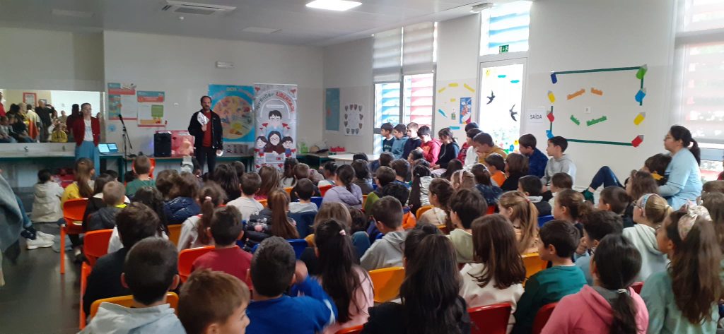 Apresentação do Projeto BETWEIEN  “APRENDER LIBERDADE” nas Escolas de Bairro e Delães