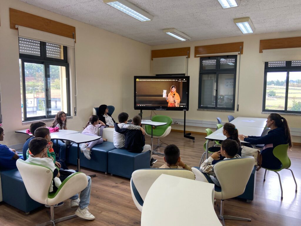 Hora do conto para o 4.º ano da escola sede (prof.ª Gabriela)