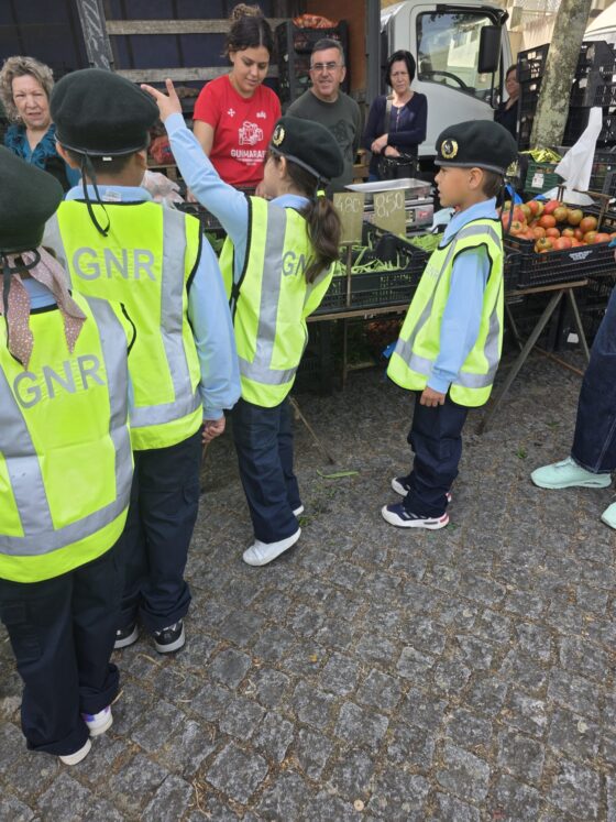 Escola EB de Oliveira S. Mateus assinala o Mês da Prevenção dos Maus-Tratos na Infância