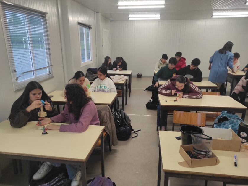 “Eletrão em ação”, na EB Terras do Ave