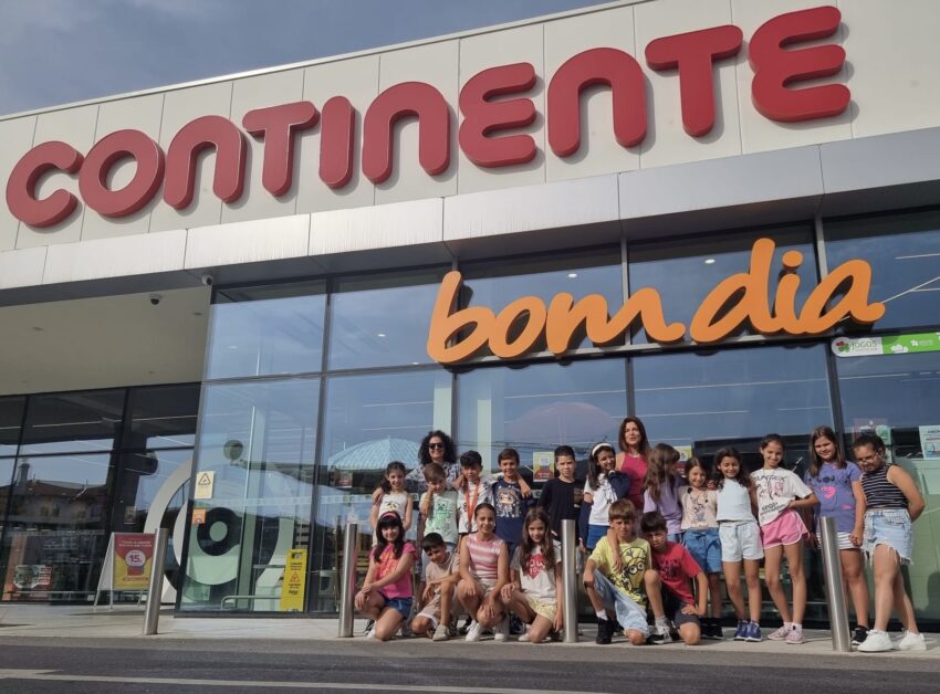 Alunos da turma C4 visitam as instalações do Continente em Delães