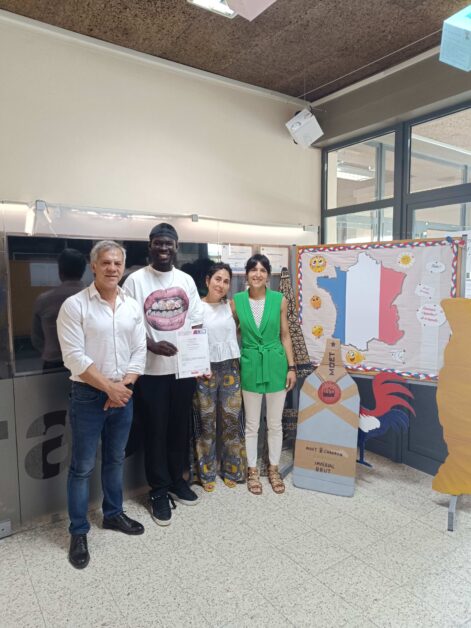 Voluntário francês, no âmbito do CES, dinamiza atividades junto dos alunos da Escola Básica Terras do Ave