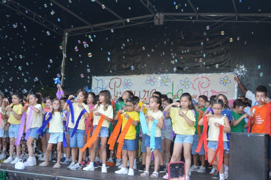 Festa de Final de Ano celebra a Paz na Escola Básica Terras do Ave