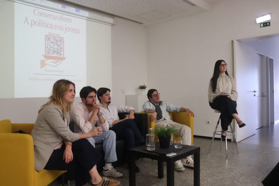 Jovens do projeto “Youth Connect 4 Inclusion” promovem conversa aberta sobre participação dos jovens na vida democrática