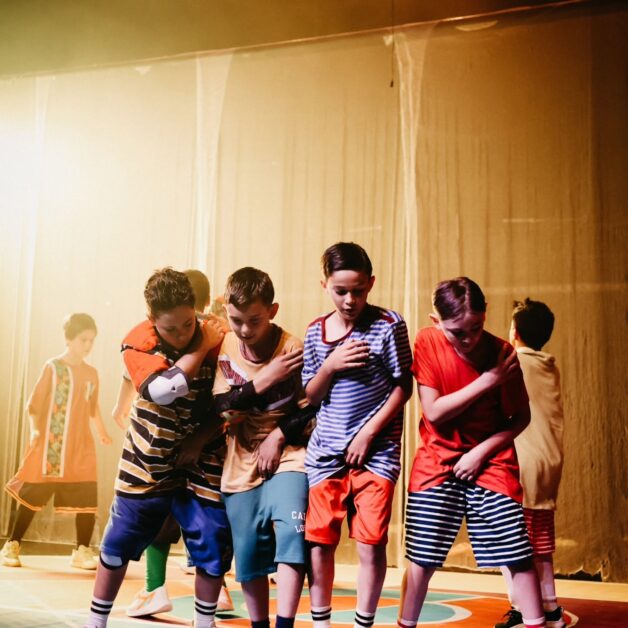 Teatro Narciso Ferreira enche para a apresentação final da peça “Fairplay”