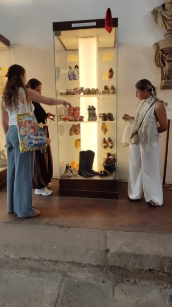 Storytelling para a Inclusão | Dia 5: Florença – Os sapatos que contam histórias
