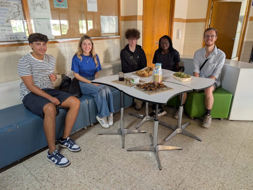 Mais uma equipa de voluntários, no âmbito do Corpo Europeu de Solidariedade, que chega à nossa escola, para participar na Semana da Empatia e do Acolhimento