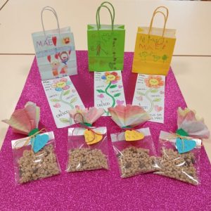 Celebração do Dia da Mãe no JI de Bairro