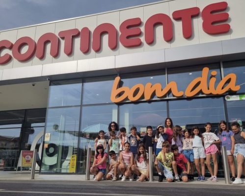 Alunos da turma C4 visitam as instalações do Continente em Delães