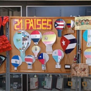 Escola Terras do Ave Celebra a Riqueza Cultural Hispânica com Exposição de Alunos