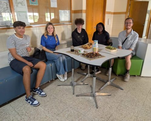 Mais uma equipa de voluntários, no âmbito do Corpo Europeu de Solidariedade, que chega à nossa escola, para participar na Semana da Empatia e do Acolhimento