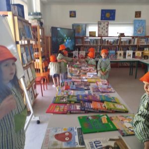 Feira do Livro também é para as crianças da EPE!