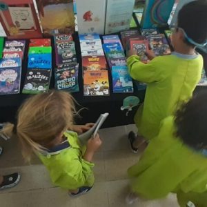 A EPE da escola de São Mateus visitou a Feira do Livro