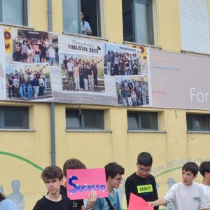 Despedida Emotiva Marca o Fim de Ciclo para Alunos do 9.º Ano