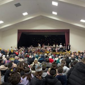 Alunos da EB/JI de Bairro em “Encontro de Reis”