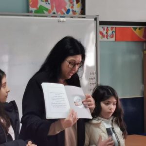 Visita da autora Ana Paula Neto à EB Delães para apresentação do livro de literatura infantil “Carolina e Sebastião”