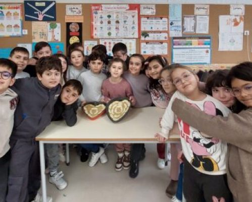 Alunos do 3.º ano da EB de Bairro celebram Dia da Amizade com escolhas saudáveis