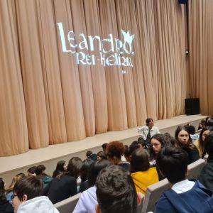Alunos do 7.º ano assistem à peça “Leandro, rei da Helíria” em Braga